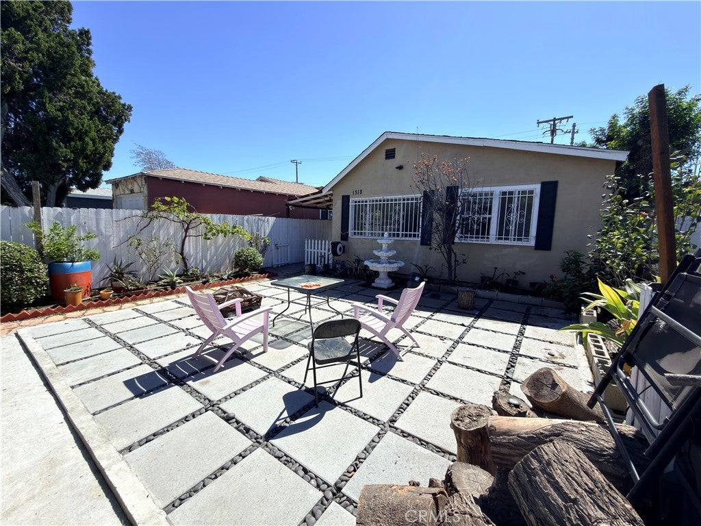 1318 E 100th Street
