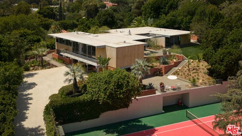 Photo of 1035 Summit Drive, Beverly Hills, CA 90210 (MLS # 26851935)