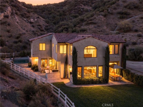 Photo of 16101 Live Oak Circle, Canyon Country, CA 91387 (MLS # SR26233576)