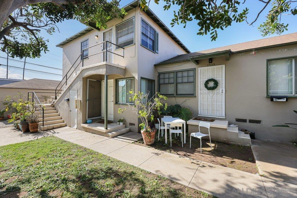 1533 39 Chalcedony St