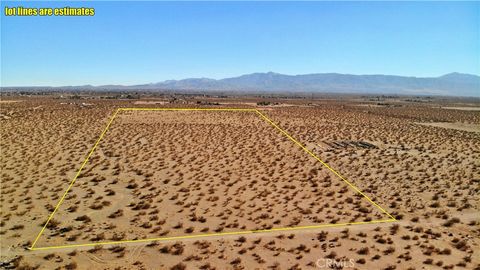 Photo of 0 Lupin Road, Phelan, CA 92371 (MLS # IV25168565)