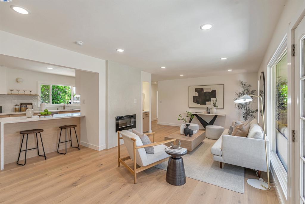 CASTRO VALLEY - Residential