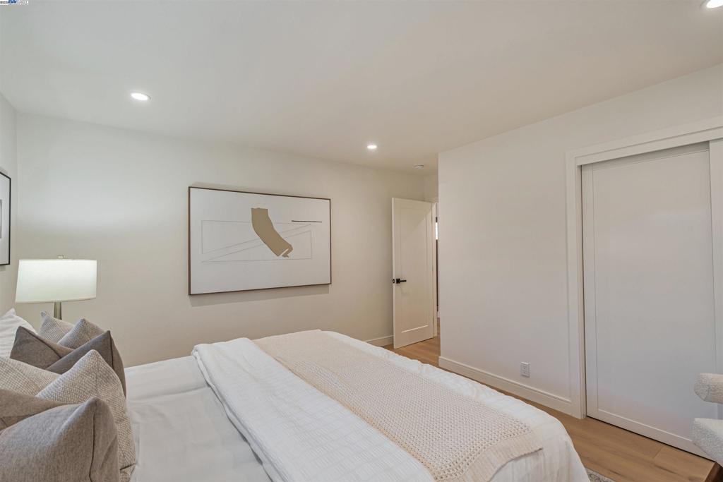 CASTRO VALLEY - Residential