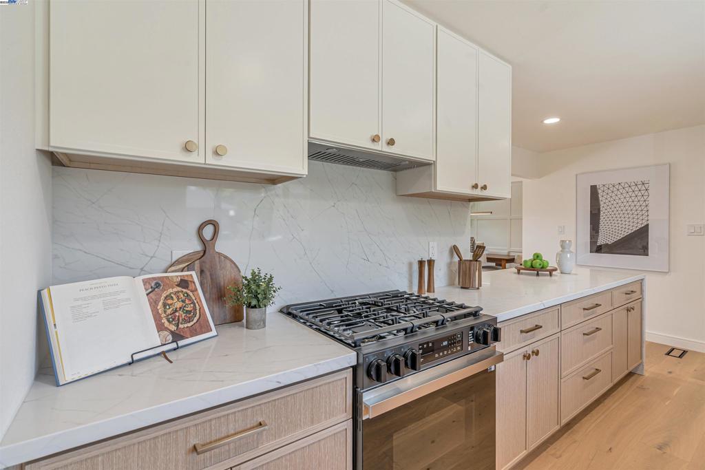 CASTRO VALLEY - Residential