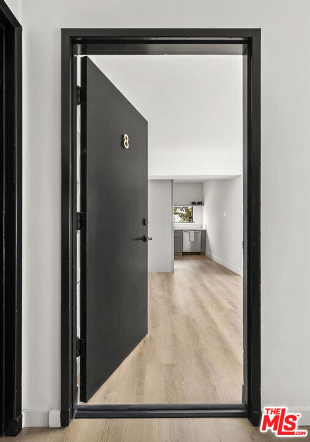 listing image 130722240433640071995