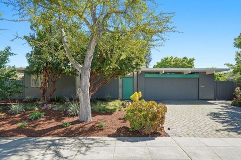 Photo of 806 Piper Avenue, Sunnyvale, CA 94087 (MLS # ML82040169)