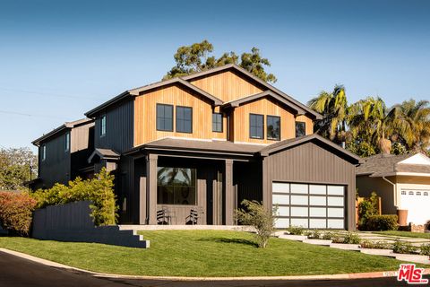 Photo of 12561 Westminster Avenue, Los Angeles, CA 90066 (MLS # 26656197)