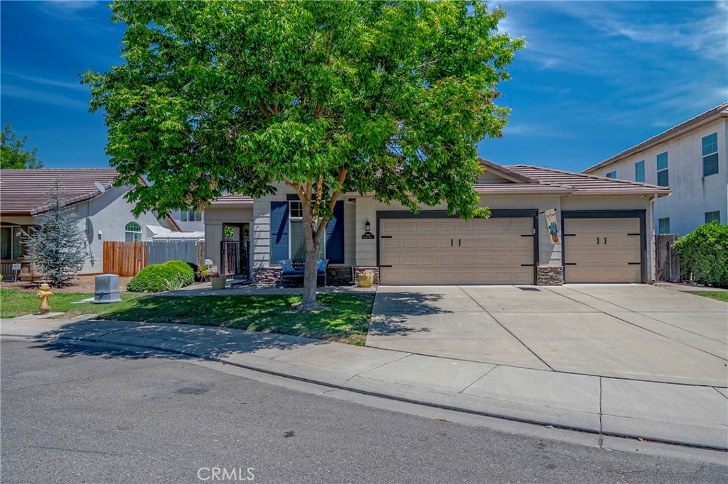 Beautiful 4 bedroom, 2 bathroom home in desirable North Merced! This 1,826 sq ft property is move-in ready with brand new appliances, a newer HVAC system, and water heater. Spacious layout offers comfort and functionality for everyday living. Conveniently located near Mercy Medical Center, UC Merced, Merced College, shopping, restaurants, and more. Ideal for families, first-time buyers, or investors. Don’t miss this well-maintained home in a prime location!