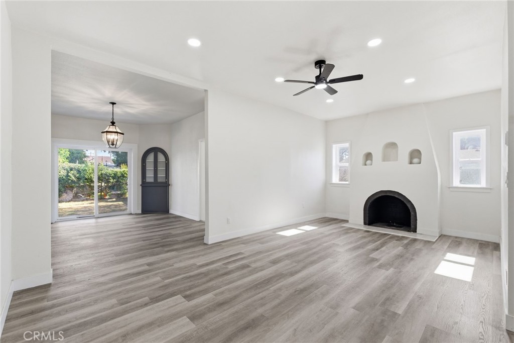 2723 Iris Street