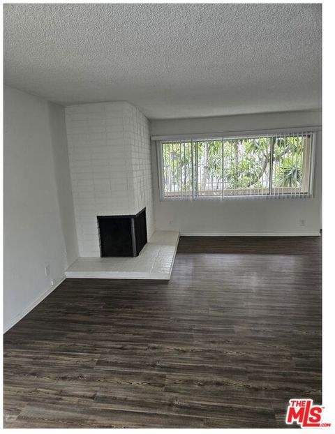 Photo of 11924 Montana Avenue #6, Los Angeles, CA 90049 (MLS # 25601889)