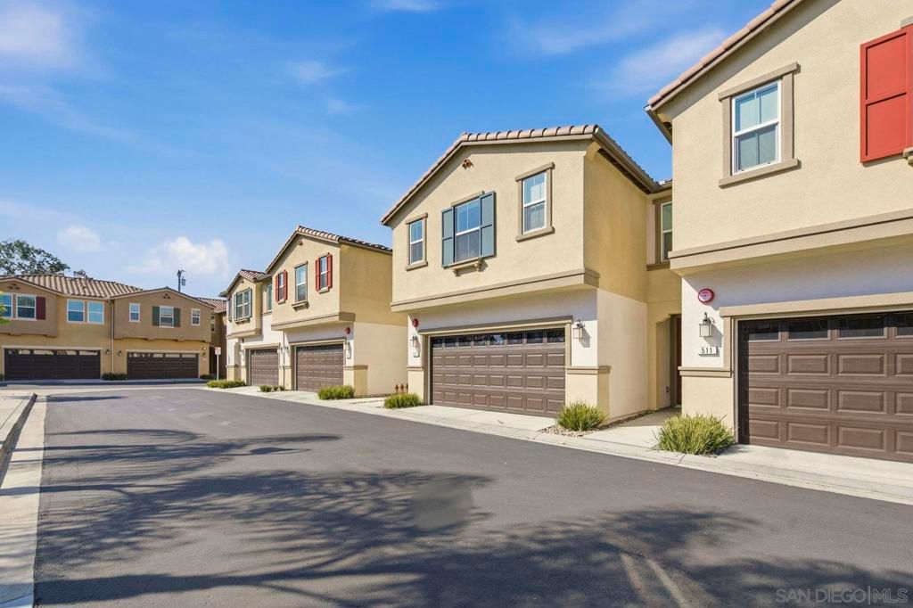 Photo of 517 Pinedale St St, Vista, CA 92081 (MLS # 260002221SD)