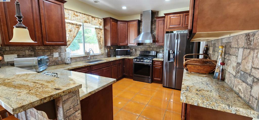 WESTON RANCH - Residential
