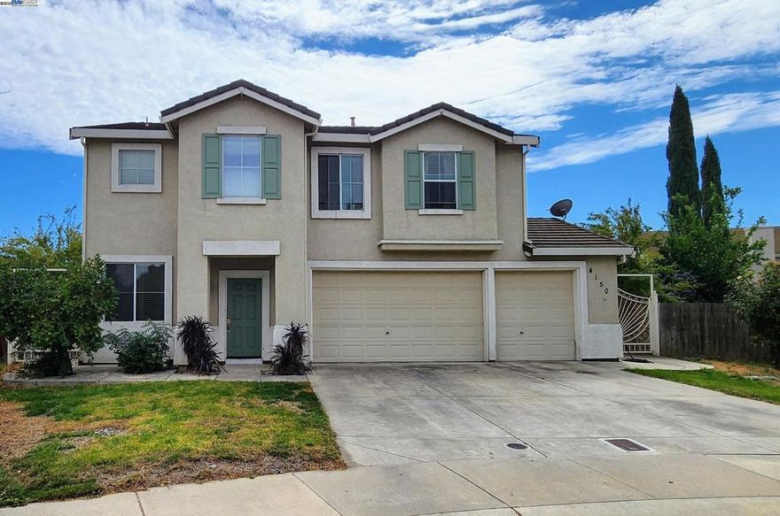 Don't Miss This Beautiful 2 Story Home! Located in a quiet court, this spacious 3-bedroom, 2.5 bath home features a bright open layout, a den that can be used as a 4th bedroom or office, and a stunning kitchen with granite countertops. Enjoy a large, covered patio perfect for outdoor entertaining. Big backyard and a 3-car garage with plenty of room for storage or projects Move-in ready and priced to sell- this won't last!