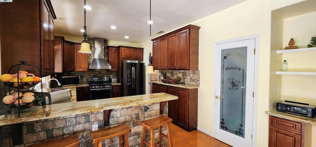 WESTON RANCH - Residential
