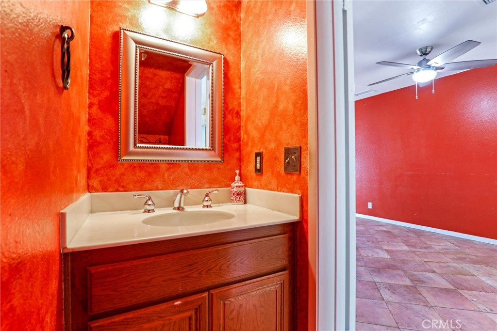 10 Candlewood Lane