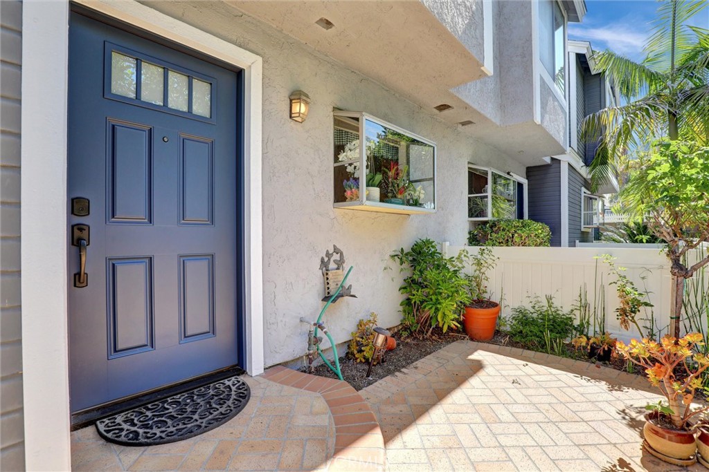 10 Candlewood Lane