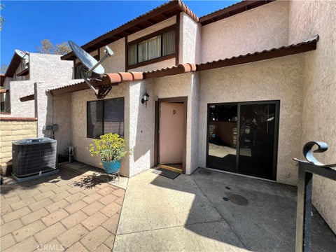 Photo of 922 N Redding WAY #D, Upland, CA 91786 (MLS # SR26199433)