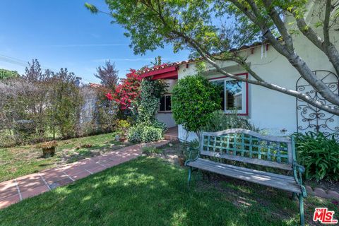 Photo of 2008 S Bedford Street, Los Angeles, CA 90034 (MLS # 26755521)