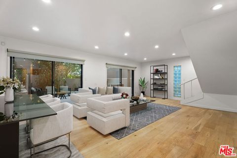 Photo of 22 28TH Avenue, Venice, CA 90291 (MLS # 26827163)