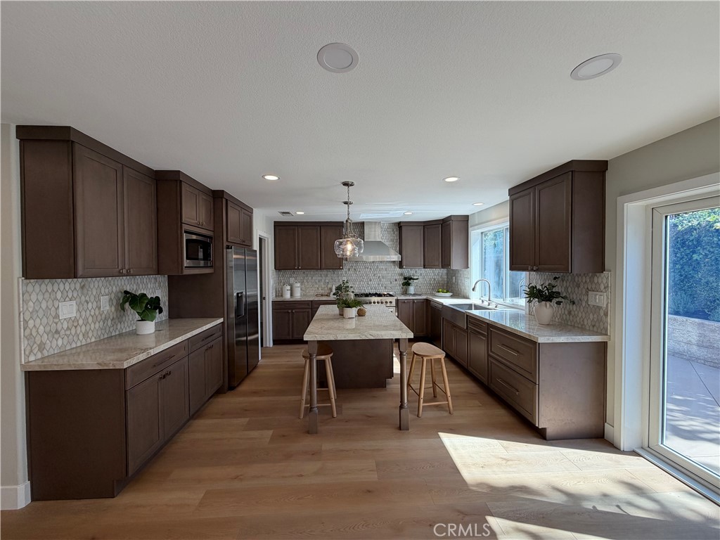 6 Hemingway Court