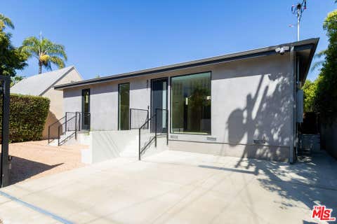 Photo of 821 S Muirfield Road, Los Angeles, CA 90005 (MLS # 26855591)