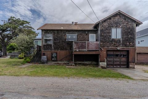 Photo of 164 Pacific Ave, Pacifica, CA 94044 (MLS # ML82043165)