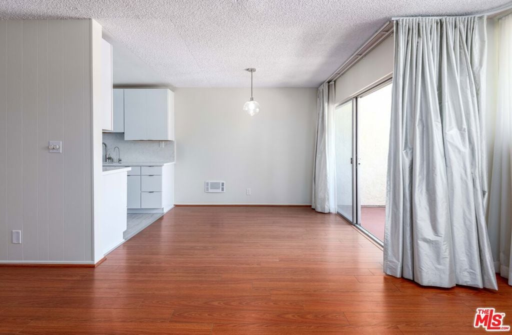 6050 Canterbury Drive E214, Culver City CA 90230