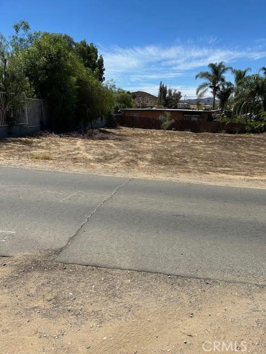 Lot in Quail Valley. Lot next door is also for sale.