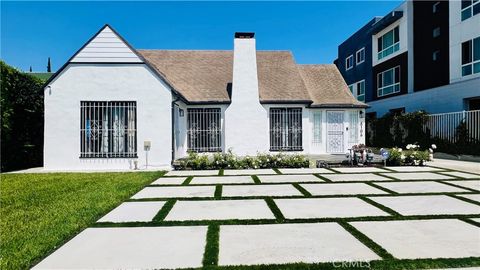 Photo of 5106 Crenshaw Boulevard, Los Angeles, CA 90043 (MLS # IN25271358)