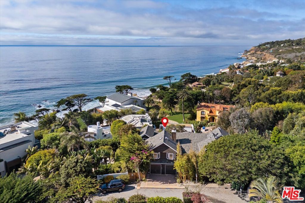 Photo of 31840 Seafield Drive, Malibu, CA 90265 (MLS # 25516147)