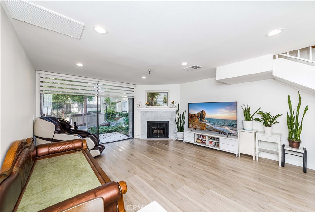 5441 Twin Lakes Drive