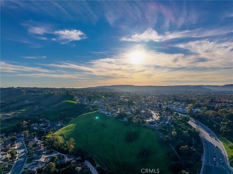 Tiny photo for 28305 Paseo El Siena #10, Laguna Niguel, CA 92677 (MLS # OC26013567)