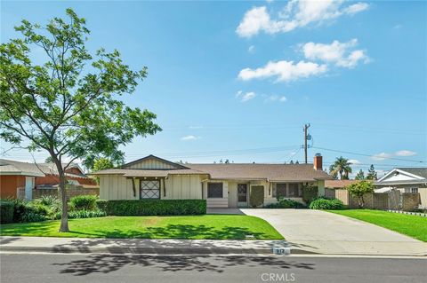 Photo of 912 W Benwood ST, San Dimas, CA 91773 (MLS # CV26099533)