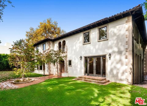 11159 La Maida Street North Hollywood CA 91601