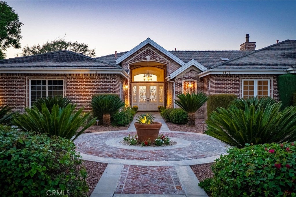 6872 Chartwell