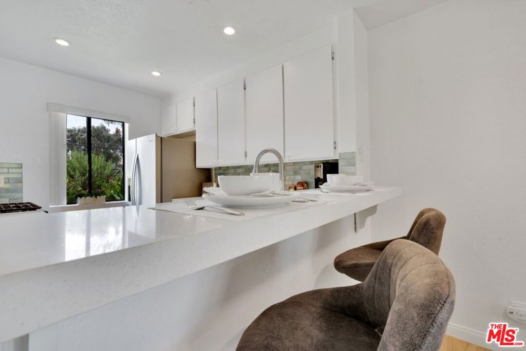 48255 Monroe Street 56