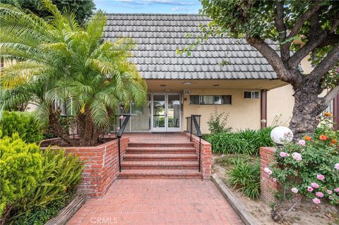 Photo of 4700 Clair Del Avenue #611, Long Beach, CA 90807 (MLS # PW26087434)