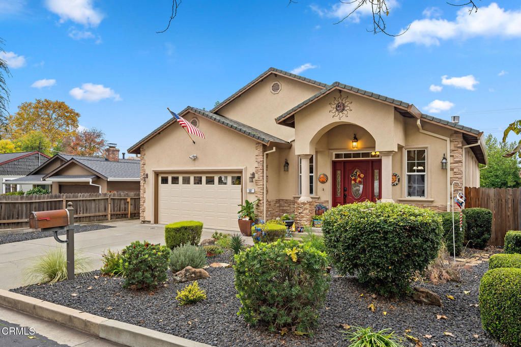 Photo of 507 Encinal Avenue, Roseville, CA 95678 (MLS # V1-33582)