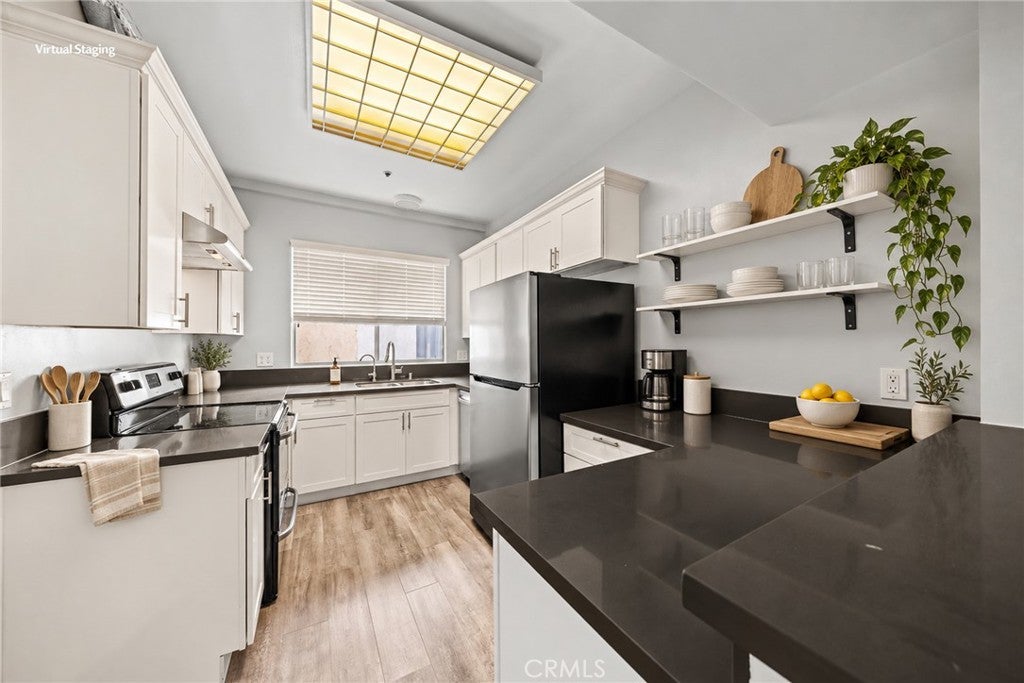 985 E California 306