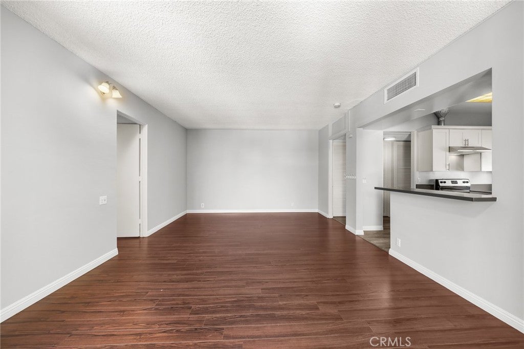 985 E California 306