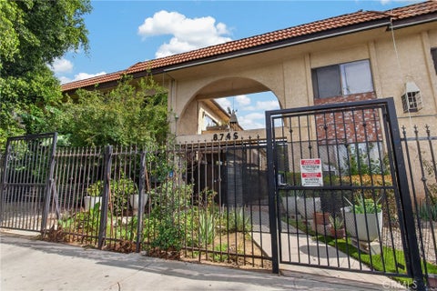 Photo of 8746 Tobias Avenue #6, Panorama City, CA 90402 (MLS # SR26234334)