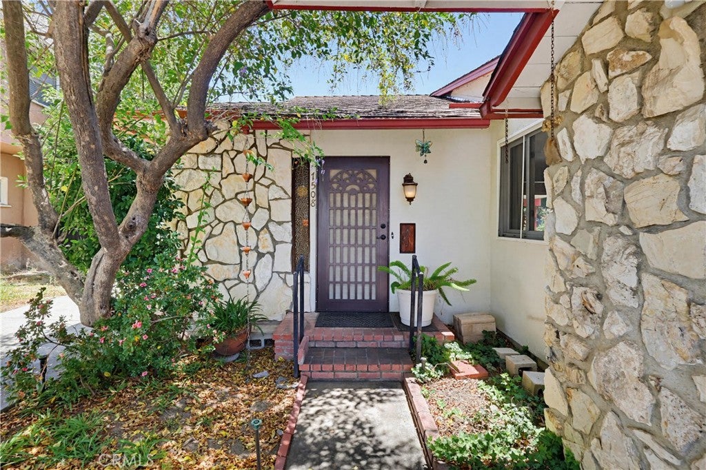7508 Paso Robles Avenue