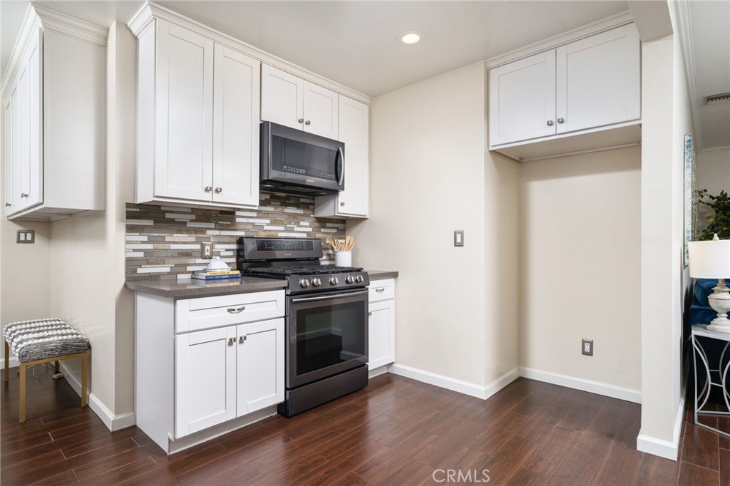 323 W Bennett Avenue