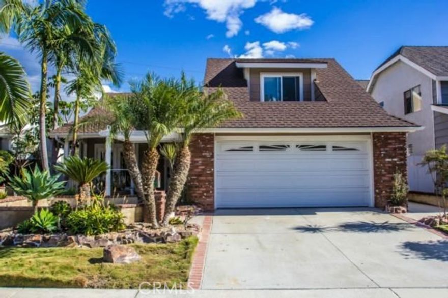 Gorgeous home in a great community! This house has upgrades and a modern touch in every room. The kitchen has been completely remodeled and opens up nicely to the common area which is great for entertaining. It has custom cabinets, granite countertops, stainless steel appliances, and two islands. The expansive great room is perfect for entertaining. The bedrooms and bathrooms all have their own niche, but all have been highly upgraded from sinks, tile, lighting, and fixtures. The views from the backyard are breathtaking. This home is on a cul-de-sac and in a great neighborhood!