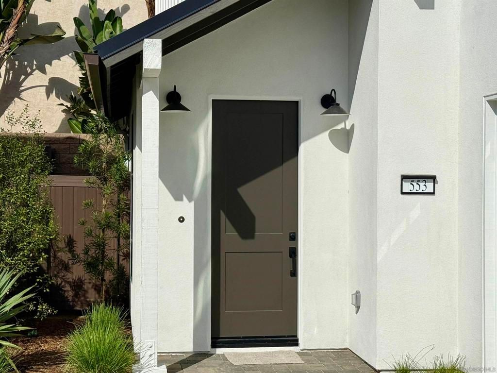 Photo of 553 N Vulcan Ave, Encinitas, CA 92024 (MLS # 250040822SD)