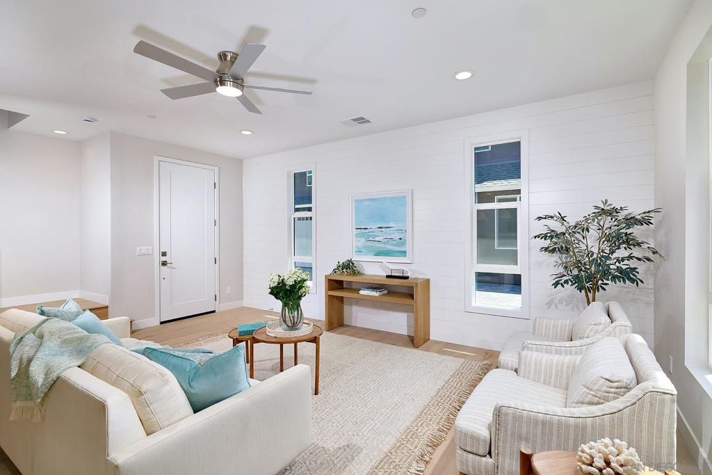 Photo of 553 N Vulcan Ave, Encinitas, CA 92024 (MLS # 250040822SD)