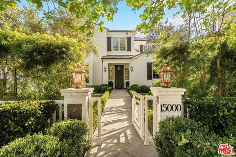 Photo of 15000 Altata Drive, Pacific Palisades, CA 90272 (MLS # 26822529)