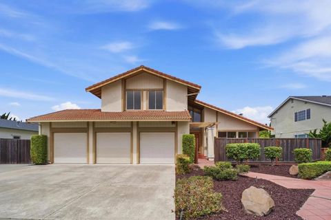 Photo of 4157 Isola Drive, Fremont, CA 94555 (MLS # ML82046514)