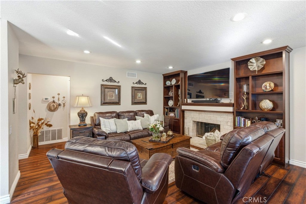 19 Paulownia