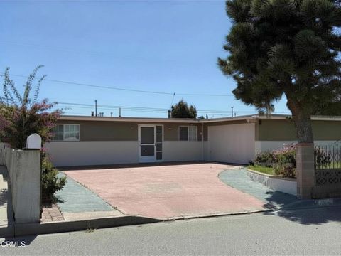 Photo of 362 Salem Avenue, Oxnard, CA 93036 (MLS # V1-35817)